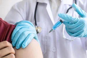 تزریق در منزل [ تزریقات شبانه روزی در خانه + هزینه]
