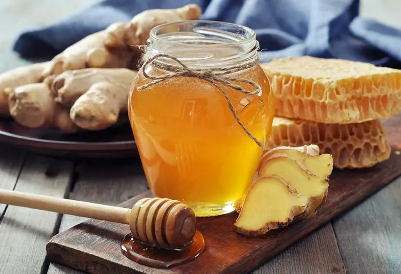 عسل و زنجبیل برای درمان استفراغ کودکان: